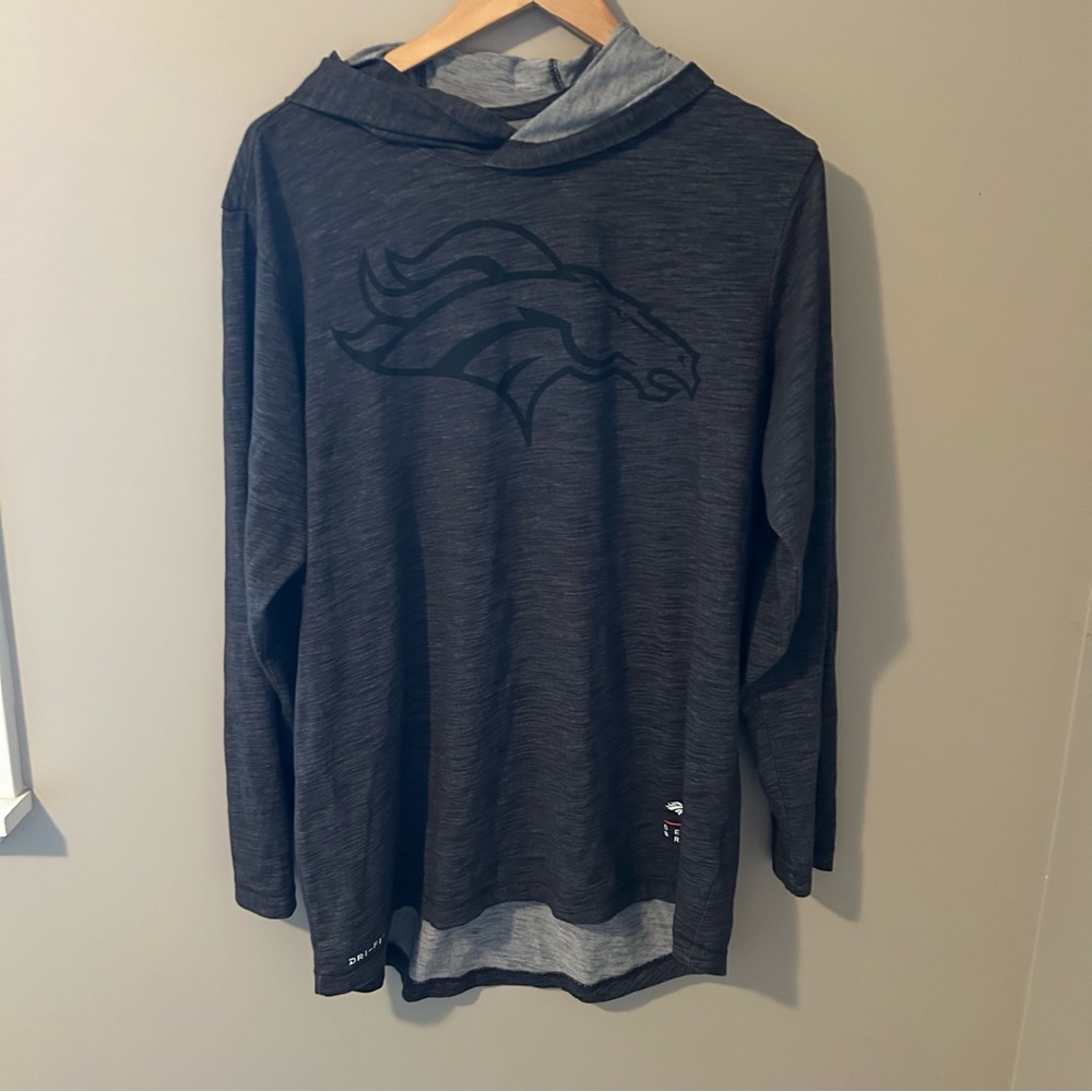 NFL - Denver Broncos - Long Sleeve T- Shirt - Nice large logo on the chest